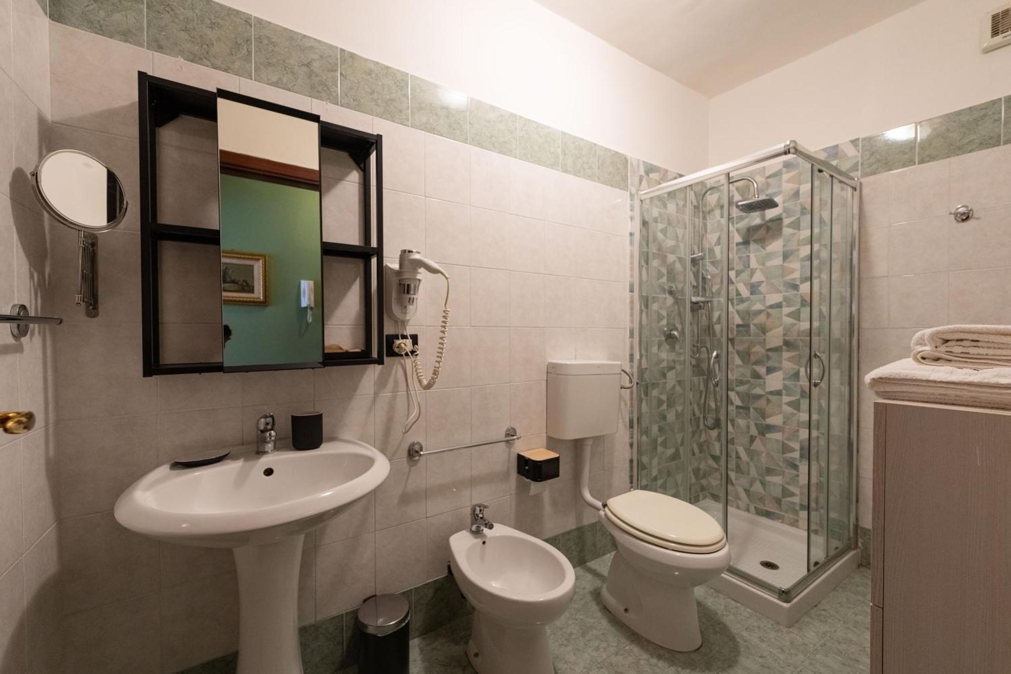 Kalamarina Rooms Palermo Buitenkant foto